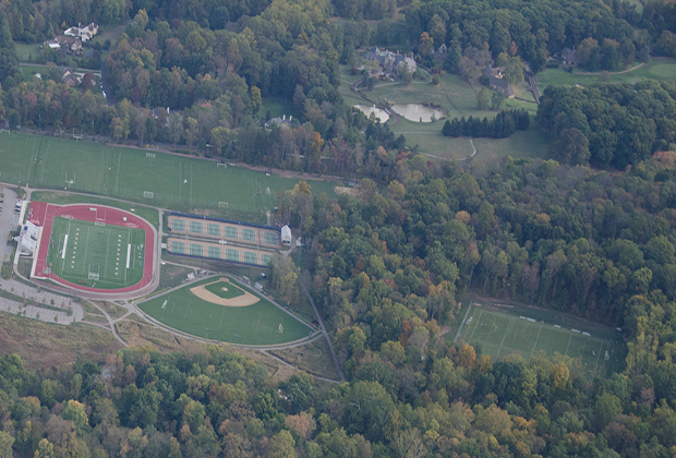 十大体育外围平台排名运动场的航拍照片，这是费城地区的一所顶级私立学校